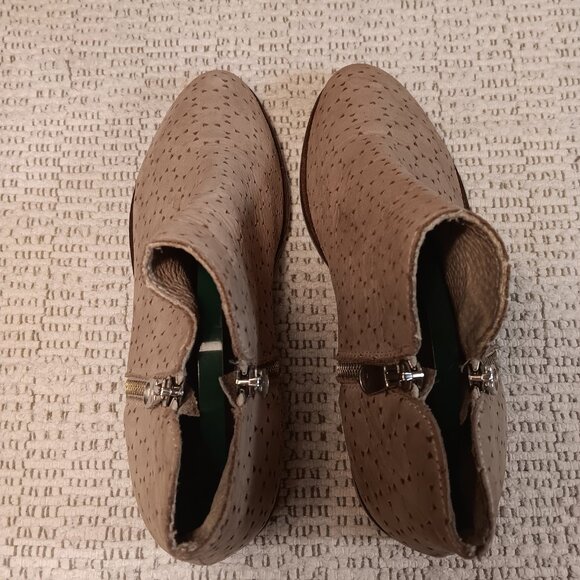 Bata women's tan beige leather laser cut out double zipper ankle boots sz 6.5 US - Picture 3 of 13